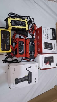 منفاخ ٢ • باور بنك ١ • بطاريات سيارة ٤