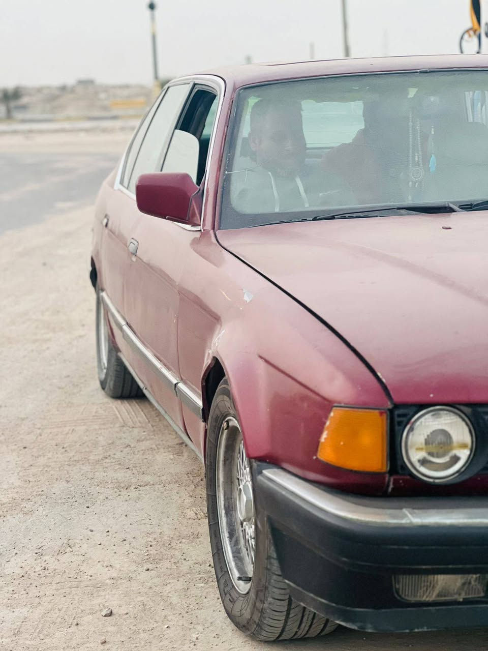 بي ام 735مكينه 8سلندر مسكر
السياره جاهزه من كلشي حداديه 
مكينه مكفوله 
كير مكفول 
حداديه جديده 
رقم بصره 
تخم تأيرات 
السياره موجوده بابو الخصيب السعر 55وبيه مجال 
للاستفسار اتصل ***********
