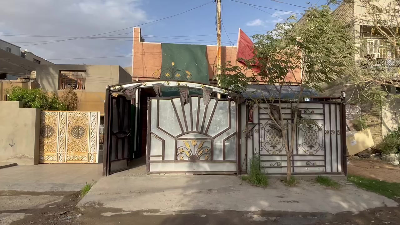 للبيع دار مسلح قديم مقابل سياج ابتدائية نبوخذ نصر مساحته ١٧٥ متر واجهه ٧ متر والنزال ٢٥ يحتوي على استقبال وهول وغرفتين نوم وخدمات ومطبخ والطابق الثاني غرفة وحده فقط الموقع الكيلاني خلف معارض النهضه قرب جامع طيبه الشارع المقابل الجمله العصبيه مقابل ابتدائية نبوخذ نصر 

للاتصال *********** او *********** شركة الخيمه للعقار السعر عالخاص راسلني لو تتصل
