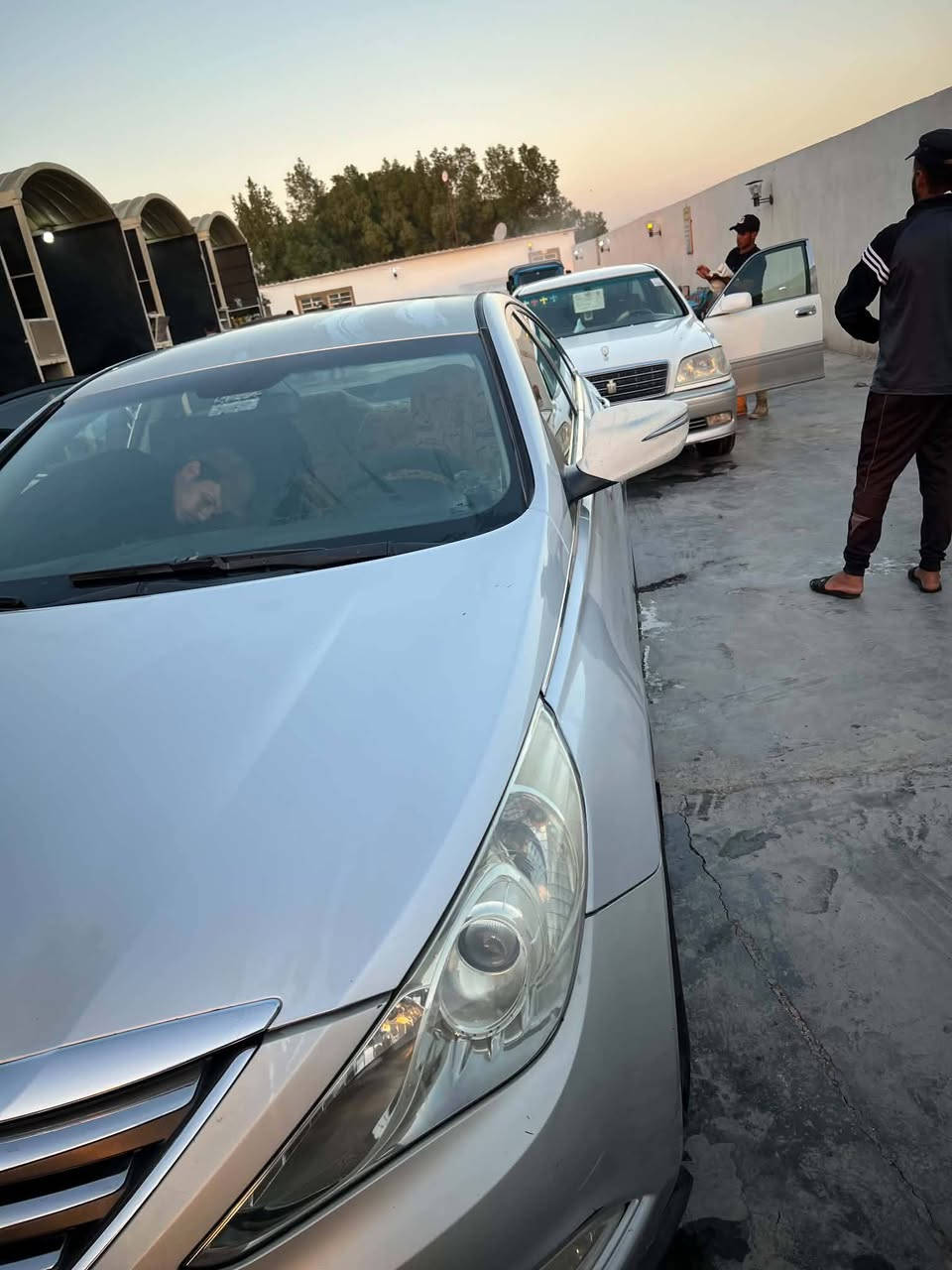 السلام عليكم سياره سوناتا موديل 2105 شكل ل14 وارد كوري محرك 2000 بسمي بيه فقط جراد مكفوله من الصبغ والظربه بيع مستعجل لظروف خاصه بابل الحمزه الغربي *********** اتصل غير متواجد عل الفيس سعر 90 رقم بابل الماني
