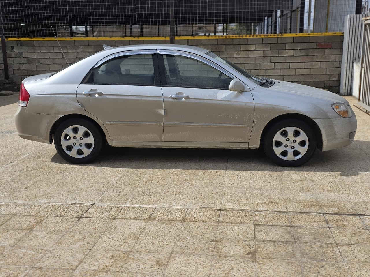 للبيع
سعر 110$
سيارة حيل نظيفة كلها وضع شركة 
كيا سيراتو موديل 2008 كوري ماشية 120
محرك 4 سلندر حجم 16  شرط المحرك والكير 
رقم نينوى الماني سنوية لحد2029 شرط التحويل  
🚫سيارة بدون صبغ
 تبريد ثلج  صدر امامي خلفي كله بشرط 
سيارة جاهزه ما تصرف عليها دينار 
مكان سياره تلعفر 
‏‪***********‬‏
‏‪***********‬‏
