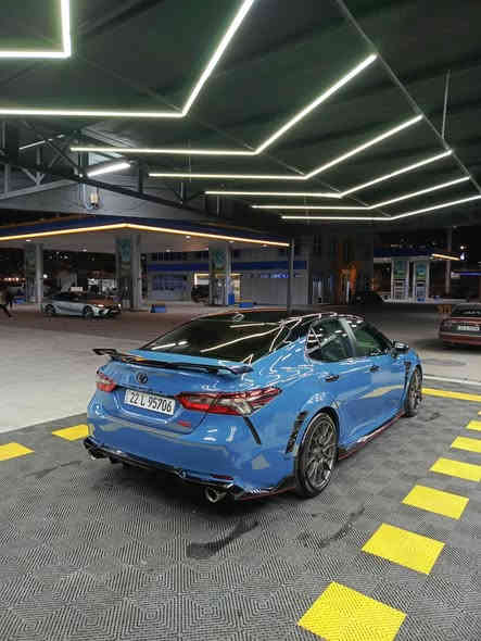 تويوته كامري تياردي موديل 2022
ماصوفات . شاشه حساس رادار مود يكو نورمال سبورت كوشن كهرباي سيارة وايبدوي ويل كروم لايت ليت و زينو سقف اسود بيلادي بل اخير…..
ضرر. بيها ثلاثا قطعات صبغ بدون دواخل و بدون يرباك حجر و رادار شركة ماشي80 الف سيارة سپورتي 
سيارة العراق كامل بيها ثلاثا قطعات واحد بل بغداد و الثاني بل اربيل هاي يمي يعني نفسي ماصوفات و واي بودي 
*********** اكر
