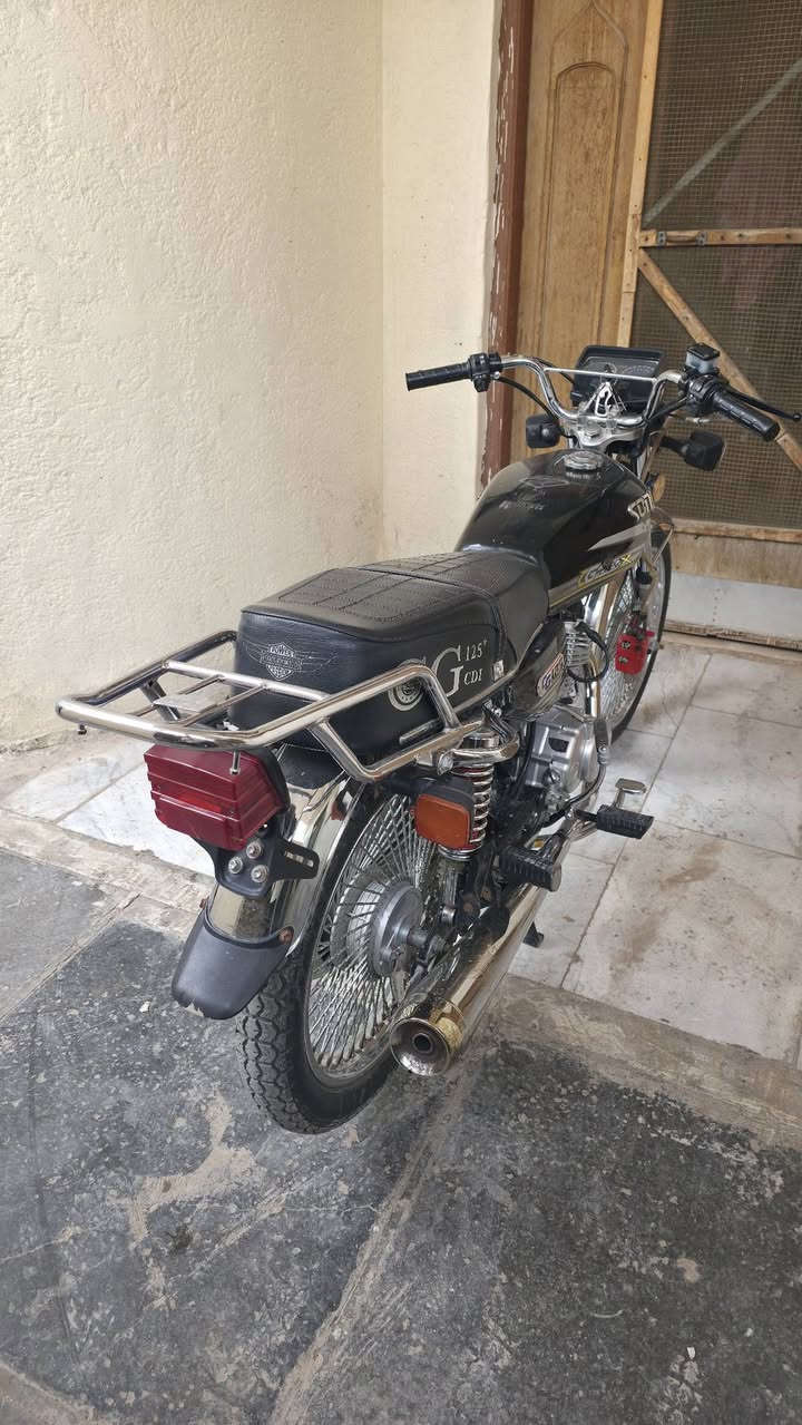 للبيع دراجه تايكر 23بلا برغي مامفتوح  اوراق اصولي تترقم
سعرها مليون


**إذا كنت صاحب هذا الإعلان وتريد حذفه لأي سبب، رجاءا أرسل رسالة إلى الدعم الفني**