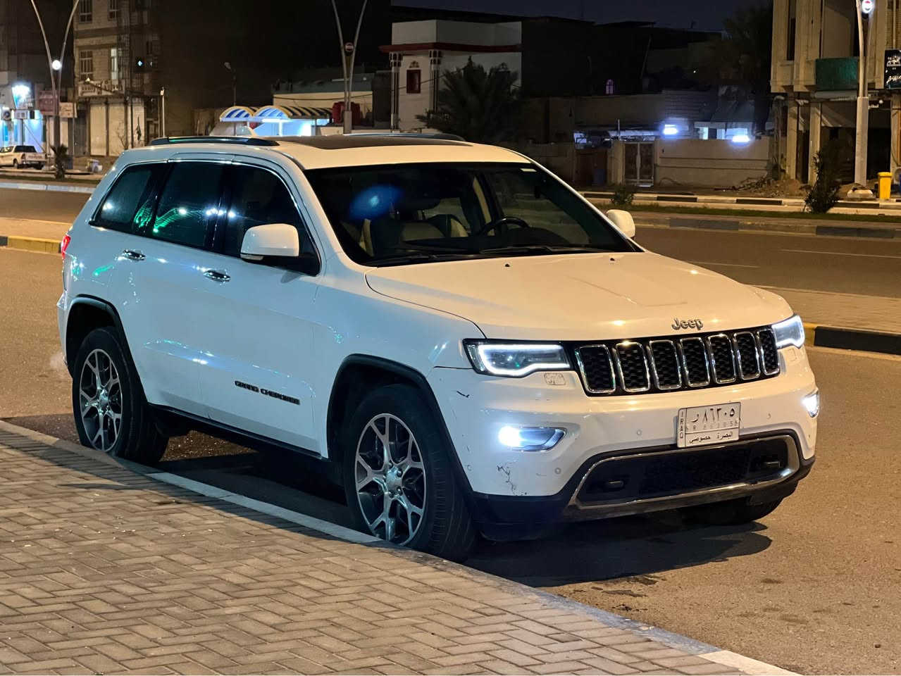 جيب 2019 خليجي لمتدد مكفوله من الضربه عده ملاحضات بسيطه رقم بصره انكليزي وسنوية لل٢٠٣٠بس الصور الناشرهن قديمات قبل لا نجدد الرقم 
سونار السياره موجود من ضمن الصور ايضا ناشره 
ملاحضه مهمه بالفحص مكتوب جزء صبغ يعني تكحيل كارت 

سياره جاهزه مابيها نقص برغي 
من تخم تاير وحداده وتبريد وكل امورها تمام 
ومواصفات المتدد معروفه فول الفول ماعدى الجكات مابيها  
سعرها ٢٤٧ وبيها مجال بسيط للشراي 
مكاني البصرة القبلة وهذا رقم تلفوني ***********

1-بصمه وتشغيل عن بعد 
٢-ثلاث شاشات مع كار بلاي 
٣-حساسات من كل الجوانب + نقاط عمياء 
٤-رادار جانبي 
٥-فور ويل السياره 
٦-تبريد قطعتين + تدفئه وتبريد بالكشنات وبالستيرن 
٧-فتحه سقف بانورما 
٨-مكينه وكير كفاله وعلفحص 
٩-مري شفط واشاير بالمري 
١٠-السياره كاشيه ١٠٠ الف كيلو حقيقي قابل للزياده 
١١- عليها ادامه كامله والماتعبجه خل يذكرنه كلمه طيبه البصرة, العراق
