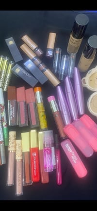 ١٠ كيلو • مكياج متنوع • توصيل