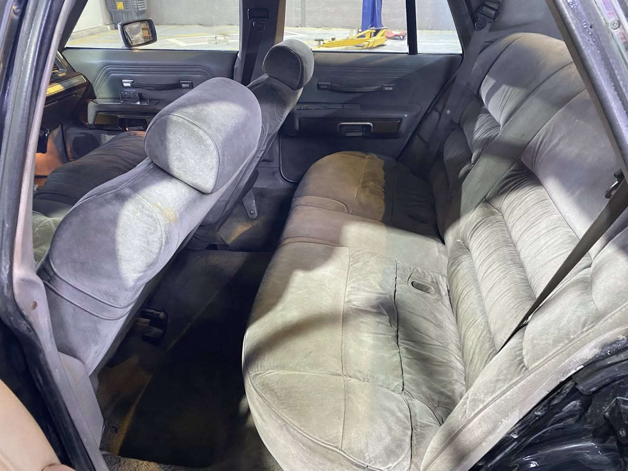 فورد ميركوري1990
سلام عليكم فورد ميركري موديل ١٩٩٠ خليجي 
محرك 5000cc v8 
سياره مصبوغه عام 
سعر ٧٠ وبيه مجال 
للستفسار *********** 
مكان السياره بغداد الدوره
