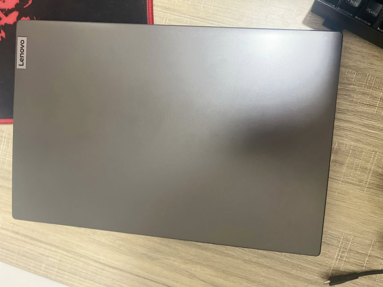 حاسبة لينوفو 
المواصفات:

   * Intel Core i7-13620H ✅ قوي
* RAM 16GB
* SSD 512GB
* Intel UHD Graphics
وياهة ماوس وكيبورد ومواس باد 
السعر 780 الف


**إذا كنت صاحب هذا الإعلان وتريد حذفه لأي سبب، رجاءا أرسل رسالة إلى الدعم الفني**