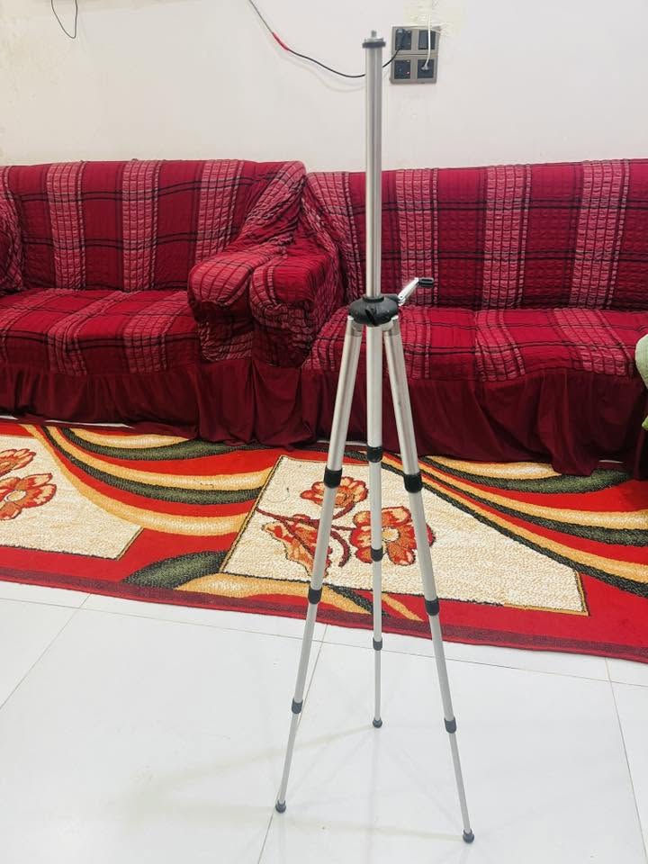 ستان للكاميرا والمبايل يتكبر ويضغر السعر مناسب خاص ***********واتساب
