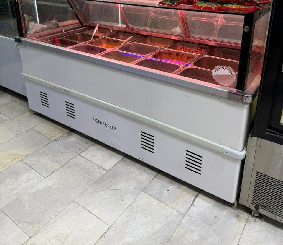 السلام عليكم برادت وعاراضات للبيع مستعمل اخو الجديد ***********
