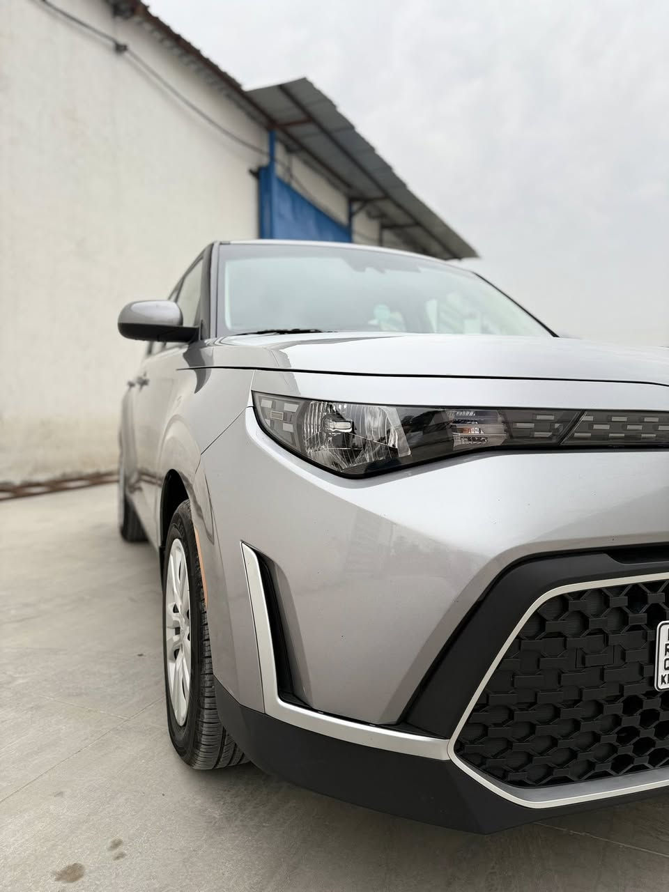 السلام عليكم 
Kia Soul
2023
اللون نفطي

ماشيه 48
دخول جديد ترقيم جديد تريد تحويل تريد وكاله رقم اربيل
المواصفات
شاشه
كامره
رادار امامي
تنبيه اصطدام
قياده ذاتيه 
تحديد مسار
تنبيه خروج عن المسار
كروز سرعه
اوتو ستوب
شاشه ديجتال
اوتو ستار
فول تحكم ستيرن
السياره جديده جدا

صور امريكا بالمنشور
كلين كلين كلين
شرط بدون قطرة صبغ وبدون تبديل 
بيه رصعات ثنين بالجانب الايمن ومسحوبات pdr (بارد)
بدون اي نواقص 
الشواصي مكفولات اللغود مكفولات والايرباك مكفول
وصورة السونار مرفوقه بالمنشور

للاستفسار ***********
السعر164$
الموقع بغداد الكاظميه چكوك
