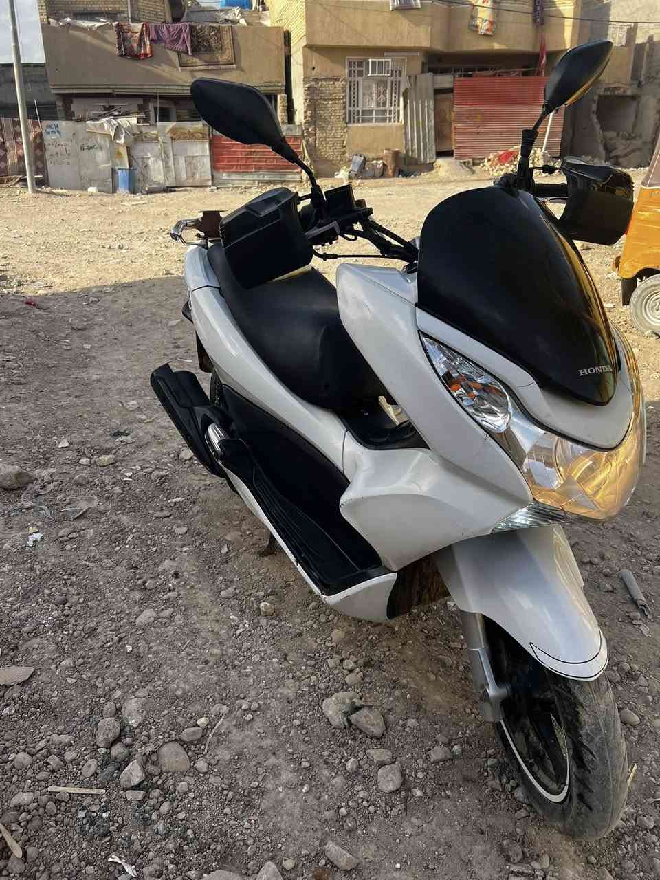 السلام عليكم بي سي اكس جيل الاول
دراجه مكفواله من محرك من كهربائيات  حساسات كلهه شغاله 
نضيفه كلشش مثل  ما موضح بصوره  
سعر 12ورقه بيهه مجال 
***********
مكاني مدينه الصدر
