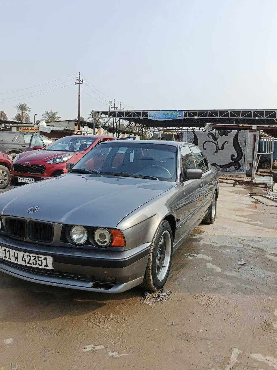 530  السياره  بلاديه من الدعاميه الكدام للدعاميه الوره السياره تراي وين ميعجبك وتفحص وين ما جان  ويل كب M كير  أوتوماتيك  السياره بلاديه  مصبوغة أثر جراد سنويه باسمي  هزه جديده السياره متعوب عليها كلشش   كت m كامل  زنون غاز     تفاصيل السياره  كلها بلاديه  مكاني ديوانيه وهاذا رقمي *********** (  السعر 75 ) وفيها مجال والشراي  بي خير ويدلل الشراي
