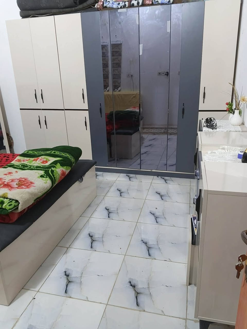 سلام عليكم ورحمة الله بيت بل جزيره بل فيروزيه الجسر لأول مقابل مدرسه العنفوان طابقين مساحه 150متر استقبال وطارمه وحمام خارجي ومطبخ وصاله وغرفه وحمام داخلي ومنور فوك غرفتين وصاله وحمام وسطح السعر 100 او مراوس بيت بل صالحيه


**إذا كنت صاحب هذا الإعلان وتريد حذفه لأي سبب، رجاءا أرسل رسالة إلى الدعم الفني**