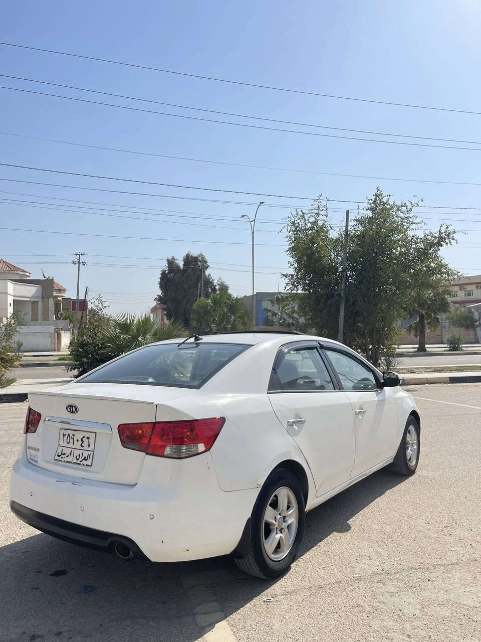 سلام عليكم 
سيراتو 2012 
مواصفات 
فتحه 
تحكم ستيرن 
حساسات  
سياره تخم تاير 
مكينته جديد   
ييه قطع صبغ والسونار موجود 
رقم اربيل 
السعر 93 وبيه مجال 
للتواصل
 
***********
078 13246740
العنوان واسط العزيزيه
