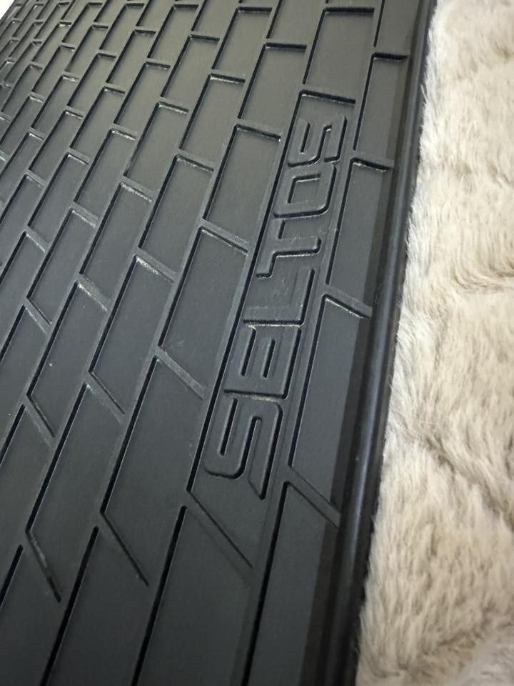 السلام عليكم ( مكلف بنشر ) 
غراض سليتوس تفصيخ وارد امريكي نظيفة جدا 
موديل 2024 و 2025
بردة خلفية رف خلفي 
ارضيات ربل بلادي اصلي 
العنوان : بغداد / الكرخ 
للاستفسار ومتوفر بي واتساب ***********
