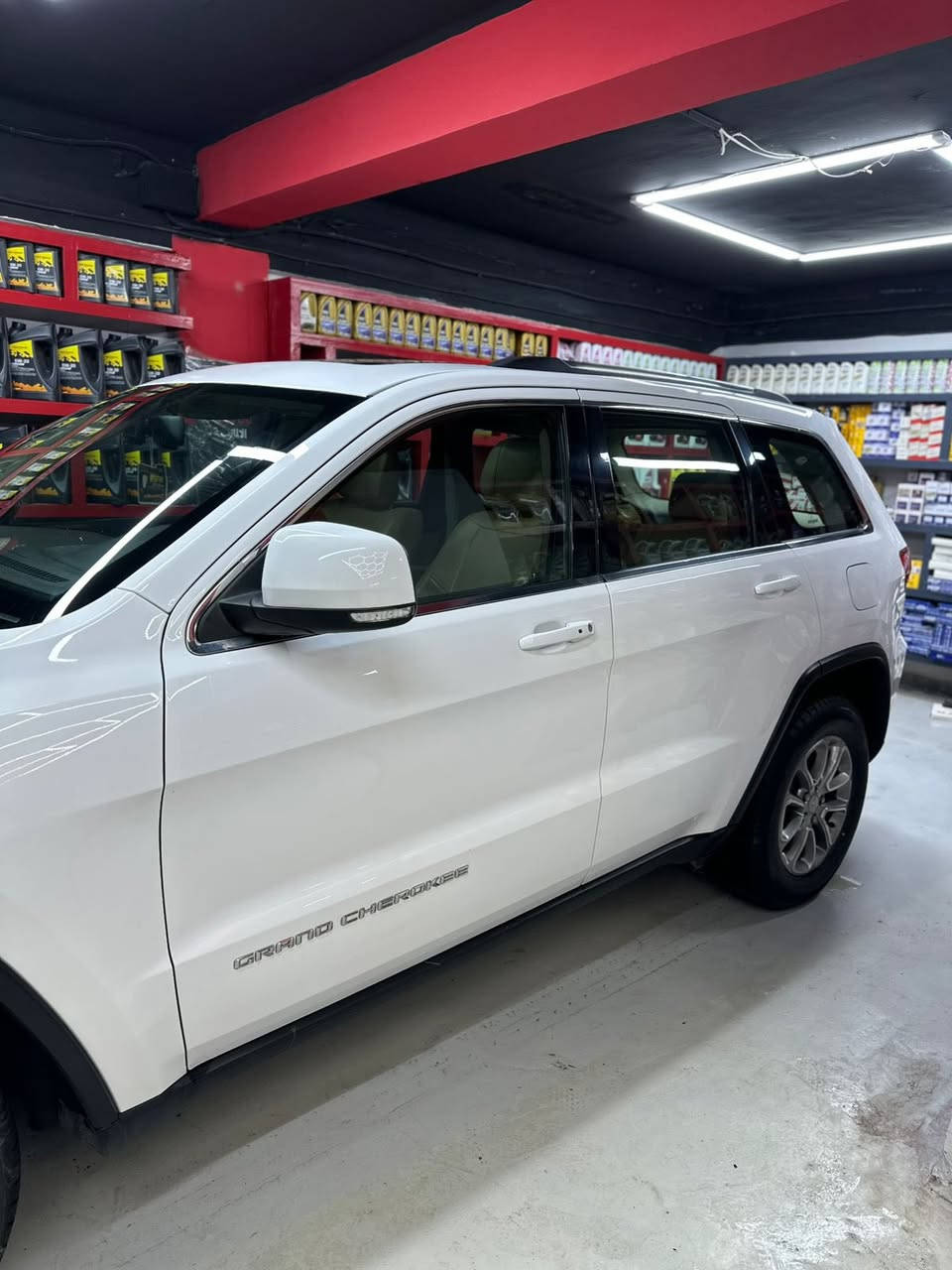 جيب لاريدو
موديل 2014 خليجي 
مكفوله من الصبغ والبارد 
مواصفات الجيب معروفه 
ماشية 130 الف كيلو 
مكانها بغداد الكراده 
السعر 240 
***********
