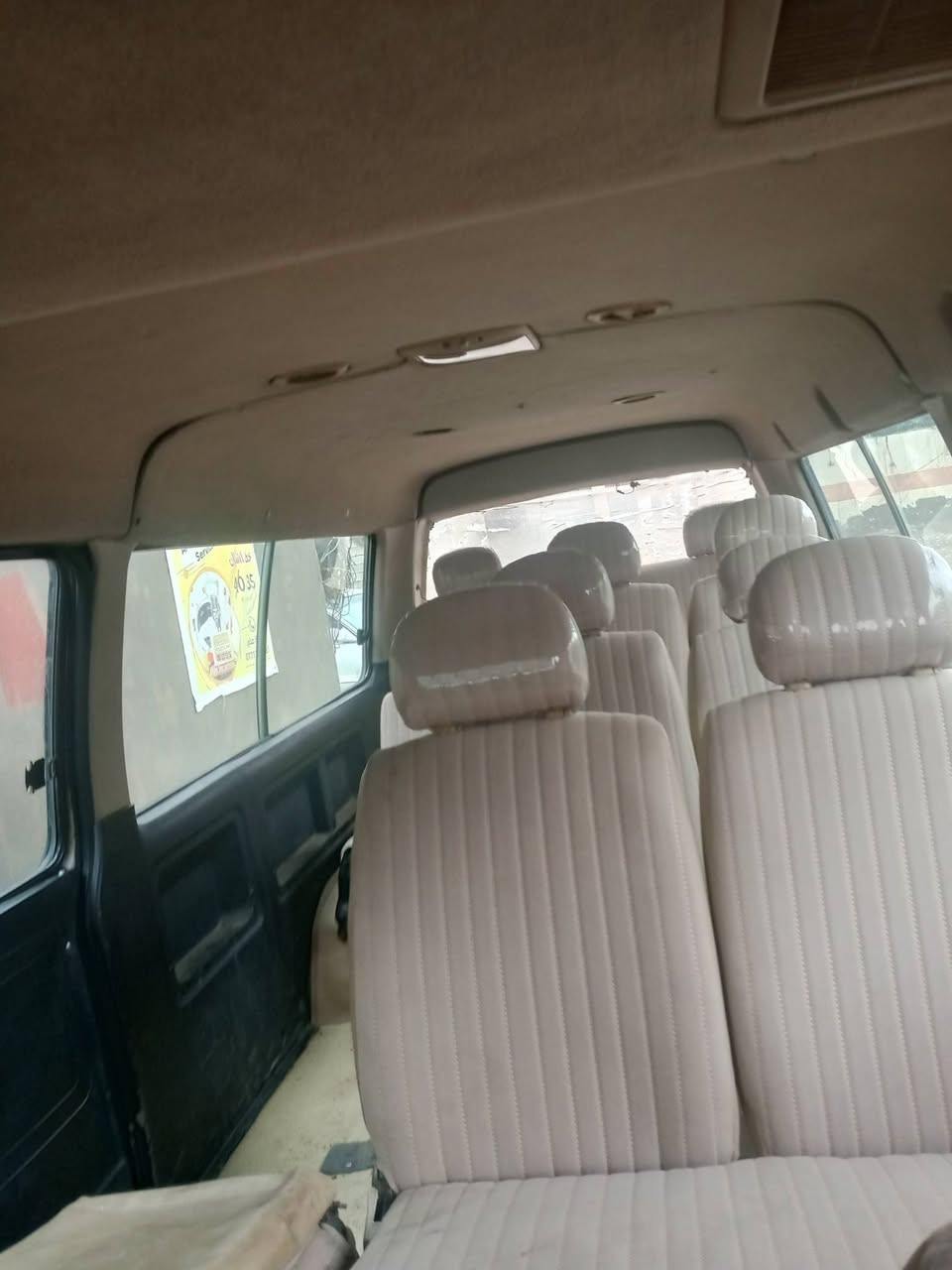 سلام عليكم
جنبي حرة مصفرة من كلشي مكينة جديد
موديل ١٥ بيها صبغ ابيع صبغ حزام ب٧٠ 
وبية مجال رقم صاحبها *********** رقم صاحبها بي وتساب فقط
