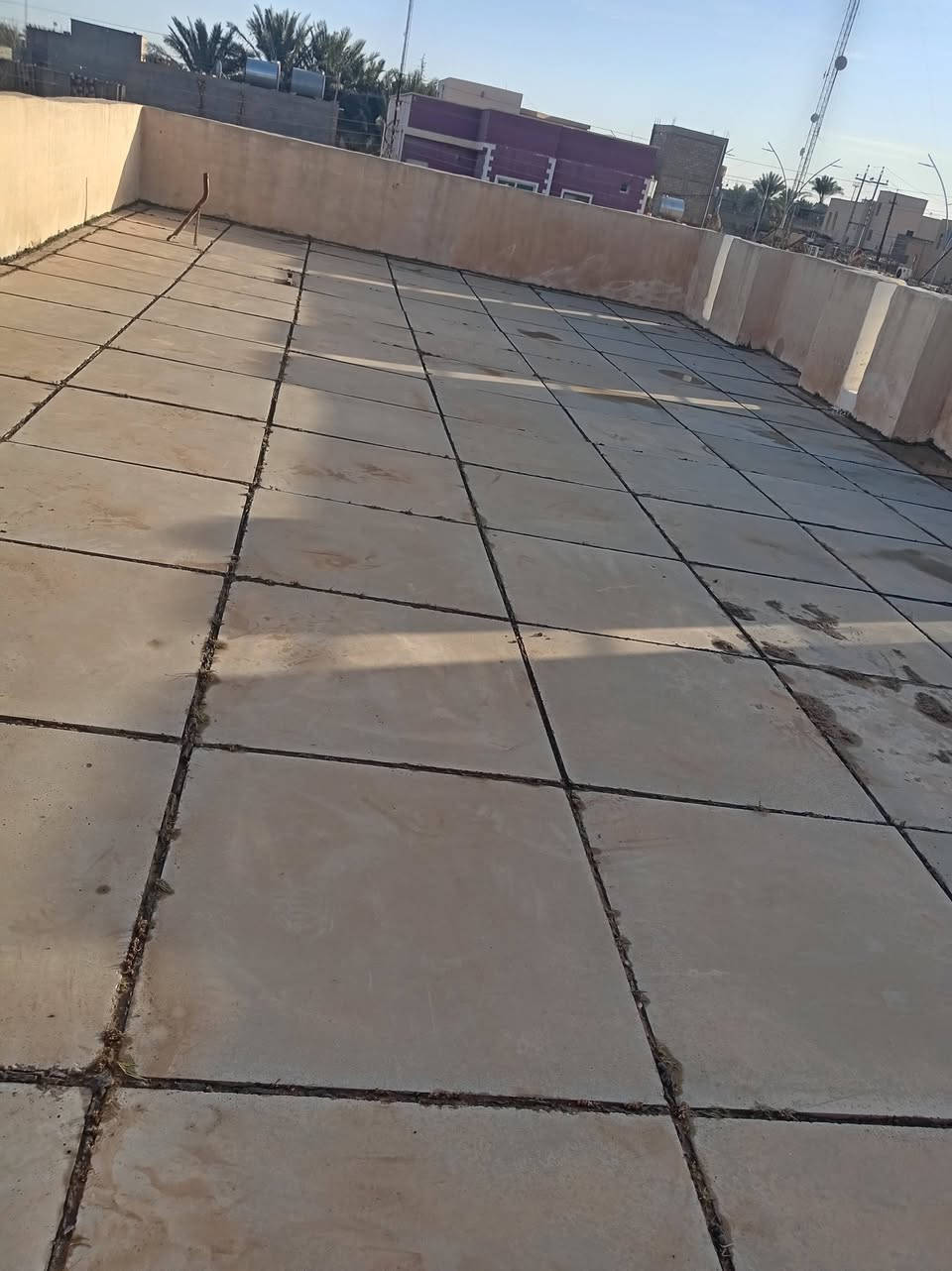 السلام عليكم // يوجد لدينا عمل ايزوكام ورافكوت وفلانكوت وجير وماستك وصبغ وألياف وصباغ ونعمل على قلع الماستك أو الإضافة وتنظيف سطح بالكوسره اللاستفسار على الهاتف *********** أو الخاص
