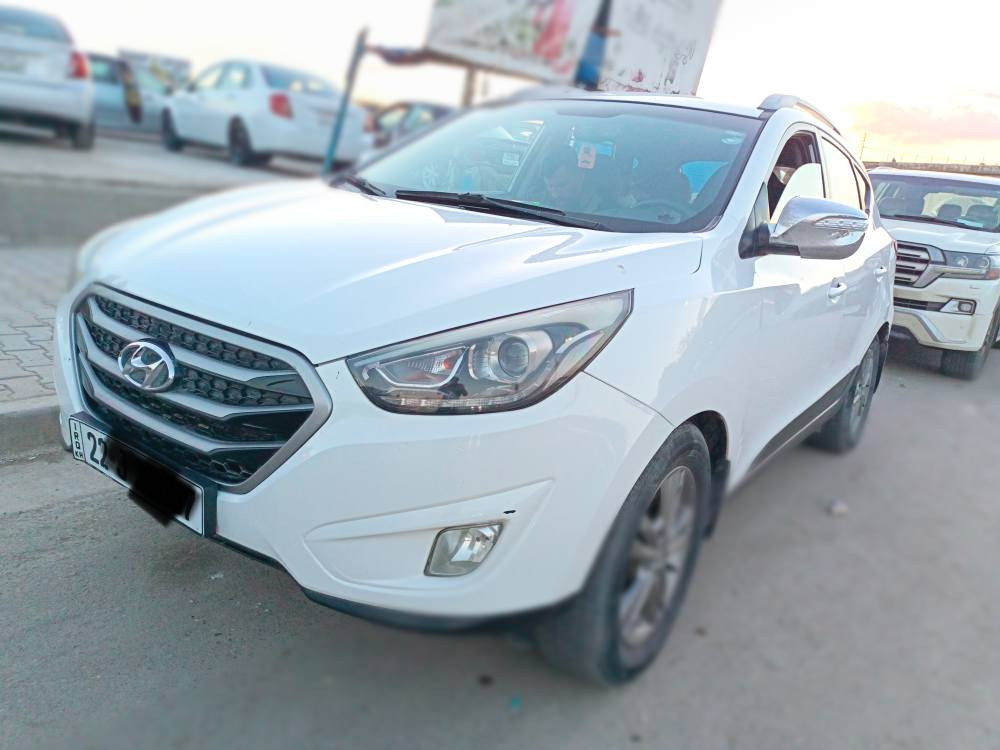 توكسان 2012
كلين لاصبغ ولا ضربه
مكينه مامفتوح ماشي139الف
عنوان كركوك . كوبون بنزين موجود 
سعر145 بيه مجال بسيط
*********** كركوك, العراق
