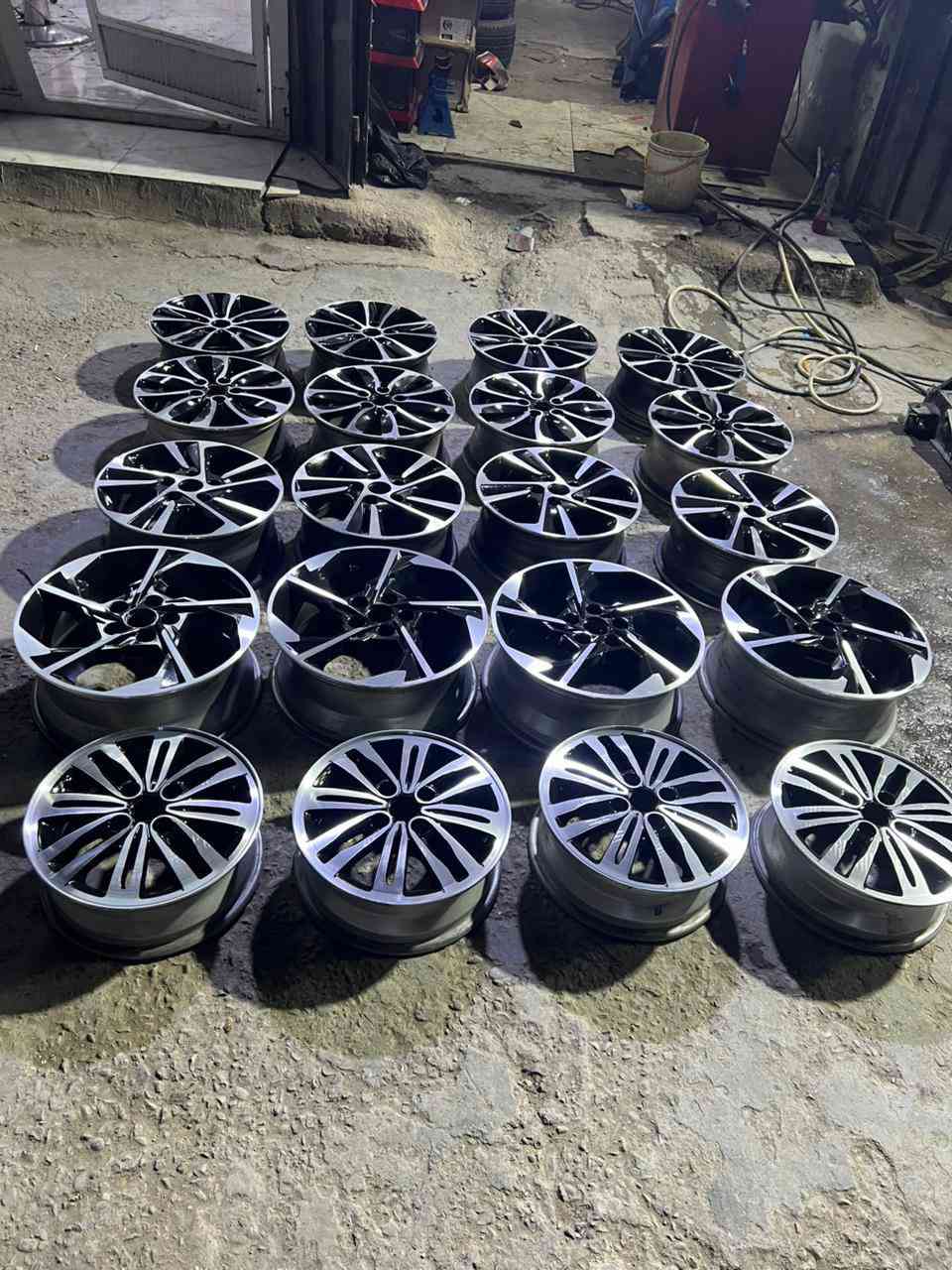 السلام وعليكم ويل كبات لبيع أو مروس شعندك مروس عادي نروسك يوجود جميع أنواع الويل الحديد مروس او شراء أي شخص يجيني من طرف الفيس يجي وما يكون خاطره له طيب هذه رقمي رسلني عل وتساب أجوب نفس الدقيقه او عل سنيكارت ***********
