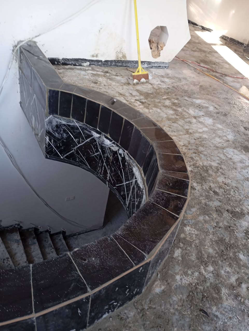 شغل سيراميك وكاشي ارضي جداري اسعار مناسبة
***********
