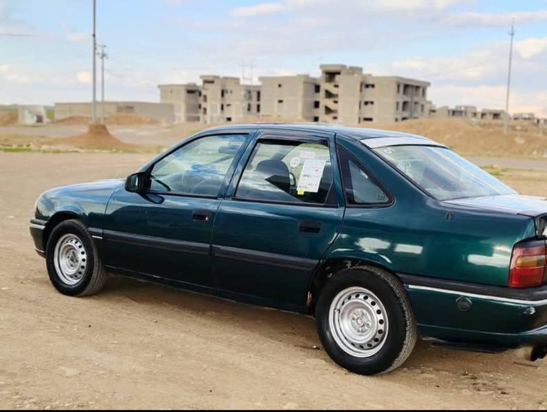 اوبل فيكترا موديل 1995 مةكينة 18 دةي گيرعادي مةغروب  رةقةم هةولير بةشةرتي تةحويلو وةكالة  سةنةوي 8مانكة بةسةر جوة   تةقةو رةقةي بةشةرت  بيتاقةي بانزيني هةية  يةك جاملغ پيشةوةي لاي سةكيني دةعمة بةبي ناو گردن    ز .م *********** شمشمل, السليمانية
