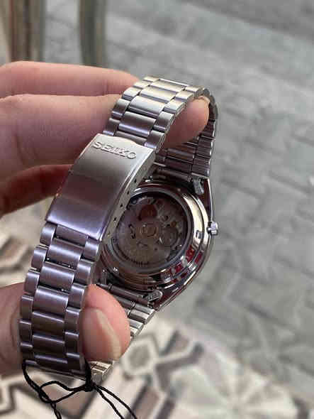 #SEIKO 5 
#سيكو 5 ياباني آصلي كامل المرفات وكالة 
جديد غير مستخدم 
موديل SNXS73K
اوتو ماتك 21 حجر 
قطر 37.45
مقاومة الماء 30 متر 
ارقام لامينوس 
السعر جدا طيب الحجز او اي استفسار خاص 
او واتساب ***********
يوجد توصيل داخل وخارج العراق
