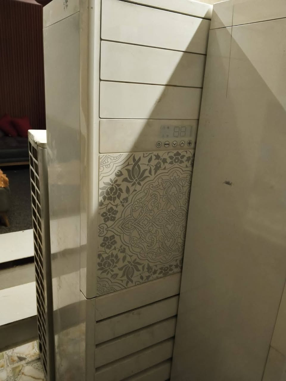 سبالت ال جي ٥ طن انفيرتر عدد ٥ اجهزه اخو الجديد بدون بواري للبيع مكاني البياع ***********
