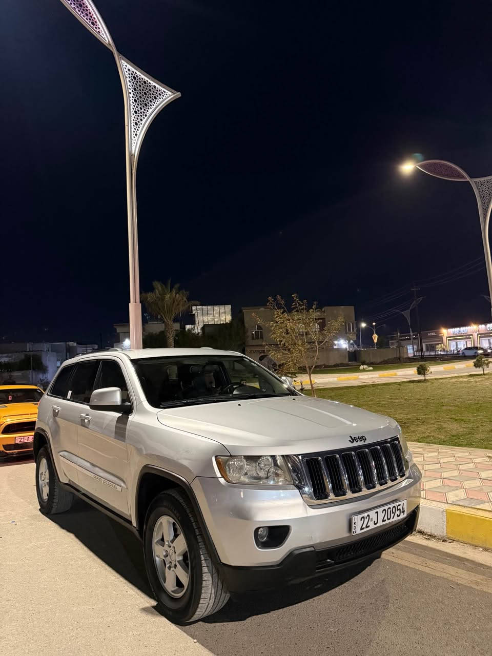 للبيع او مراوس حسب قناعة 
جيب 🇺🇸لاريدو 2011 🇺🇸
استخدام شخصي 🇺🇸
بجم كبس 🇺🇸خلفي كبس 🇺🇸ضرره باب وجامرلغ خلفي 
رقم اربيل جديد بسمي شرط تحويل ثاني يوم سنويه جديد لحد 2031 🇺🇸هزّه جديد 2027
 صدر امامي خلفي جديد دبلات جديد ترايك وين متريد 
تبريد ثلج ❄️ تدفئة شغالة 
(بيه جامرلغ خلفي وباب خلفي جه سكن وباب خلفي سايق انشخط صبغته نص جوة تريشة يعني قطعتين ونص بدون دواخل بدون ايرباك )
مكان سياره كركوك 
سعر 152 
للاستفسار *********** كركوك, العراق
