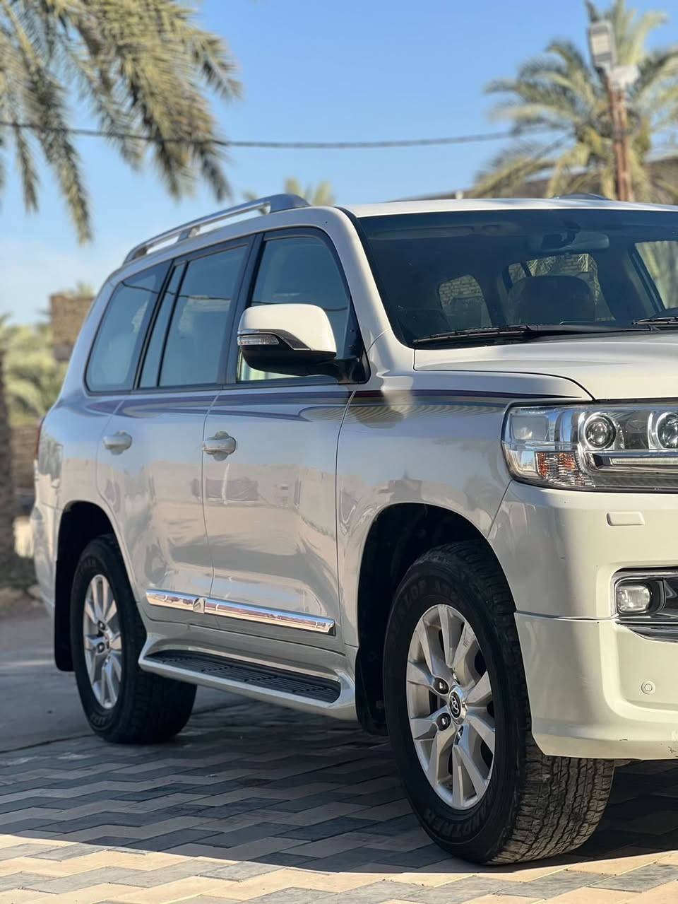 السلام عليكم للبيع لاندكروز GXR بريم  كفاله عامه بأسمي رقم بغداد مواصفات الفول معروفه مكانه النجف الأشرف  ***********
