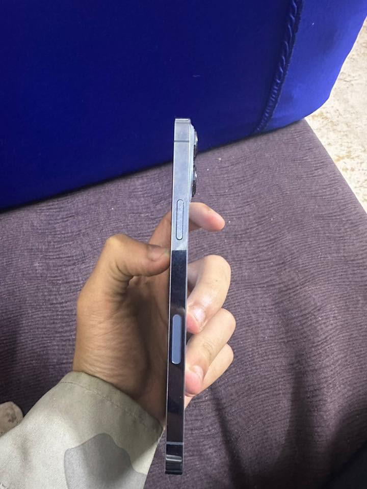 13برو ماكس وتر بروڤ
256 فايف جي فقط السماعه الجوه توكف وتشتغل ماتاثر  كامل ملحقات كارتونه وصل الشركه مبايل جديد ونضافه100. مراوس 14برو ماكس او بيع تواصل فقط واتساب ***********
