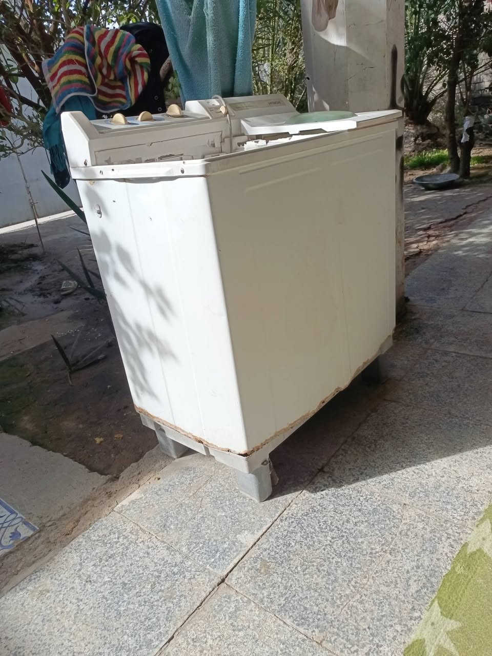 غساله للبيع شغاله بس تنشيف عاطل سعرها ٣٥ قفل مكان  الهوير *********** بي واتساب
