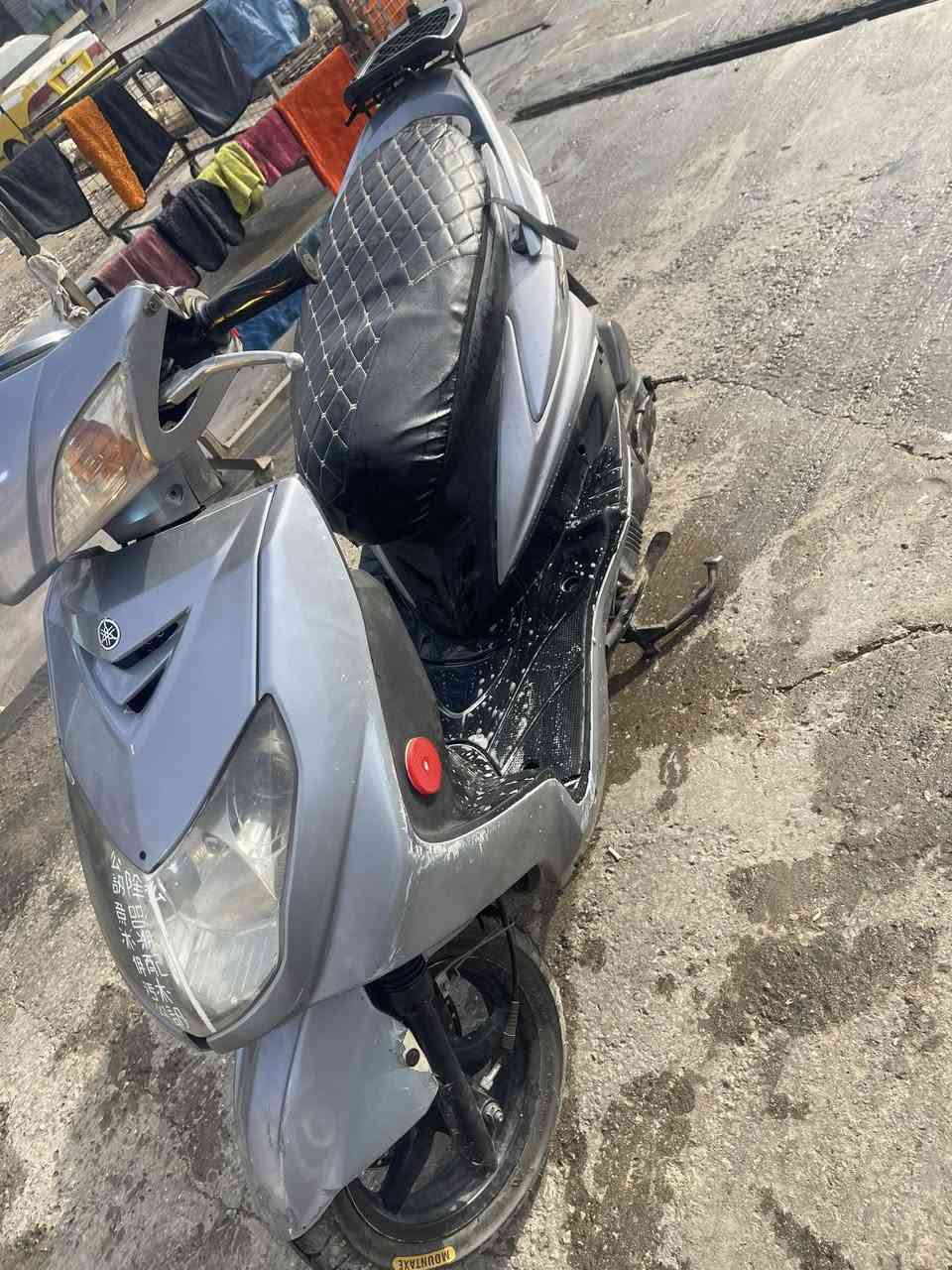 سكنز فحل شلعه ومعدل
فقط بيها صوت تفيلس 
سعرها 450 
مكان بغداد بلديات حي التجار 
***********
