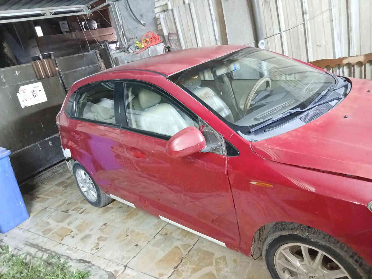 السلام عليكم للبيع سيارة شيري فلاوين موديل 2013 رقم بغداد مكينة كير خير من الله تبريد ثلج سيارة خير من الله بيهة باب السائق مصبوغ فقط السعر 32اوبيها مجال للاستفسار الاتصال على الرقم *********** المكان بغداد حي الجهاد
