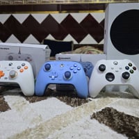 اكس بوكس سيريس S للبيع 🔴 الجهاز ما مفتوح ولا مصلح . 🔴 يجي وياه جوستك م...