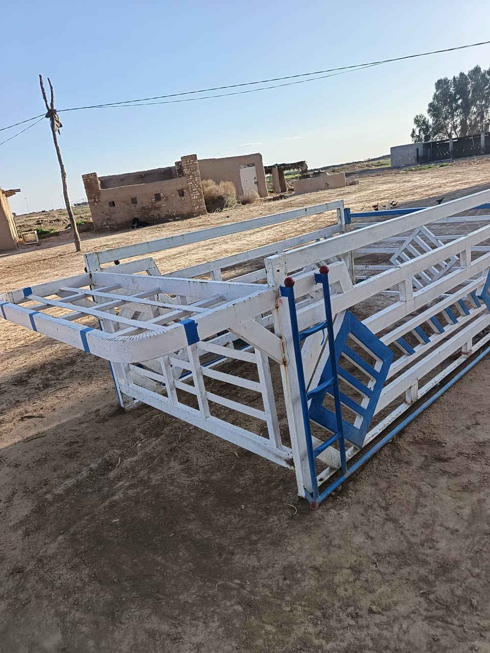 السلام عليكم محجر كيه نثيه جديد السعر 300 رقم الهاتف ***********
