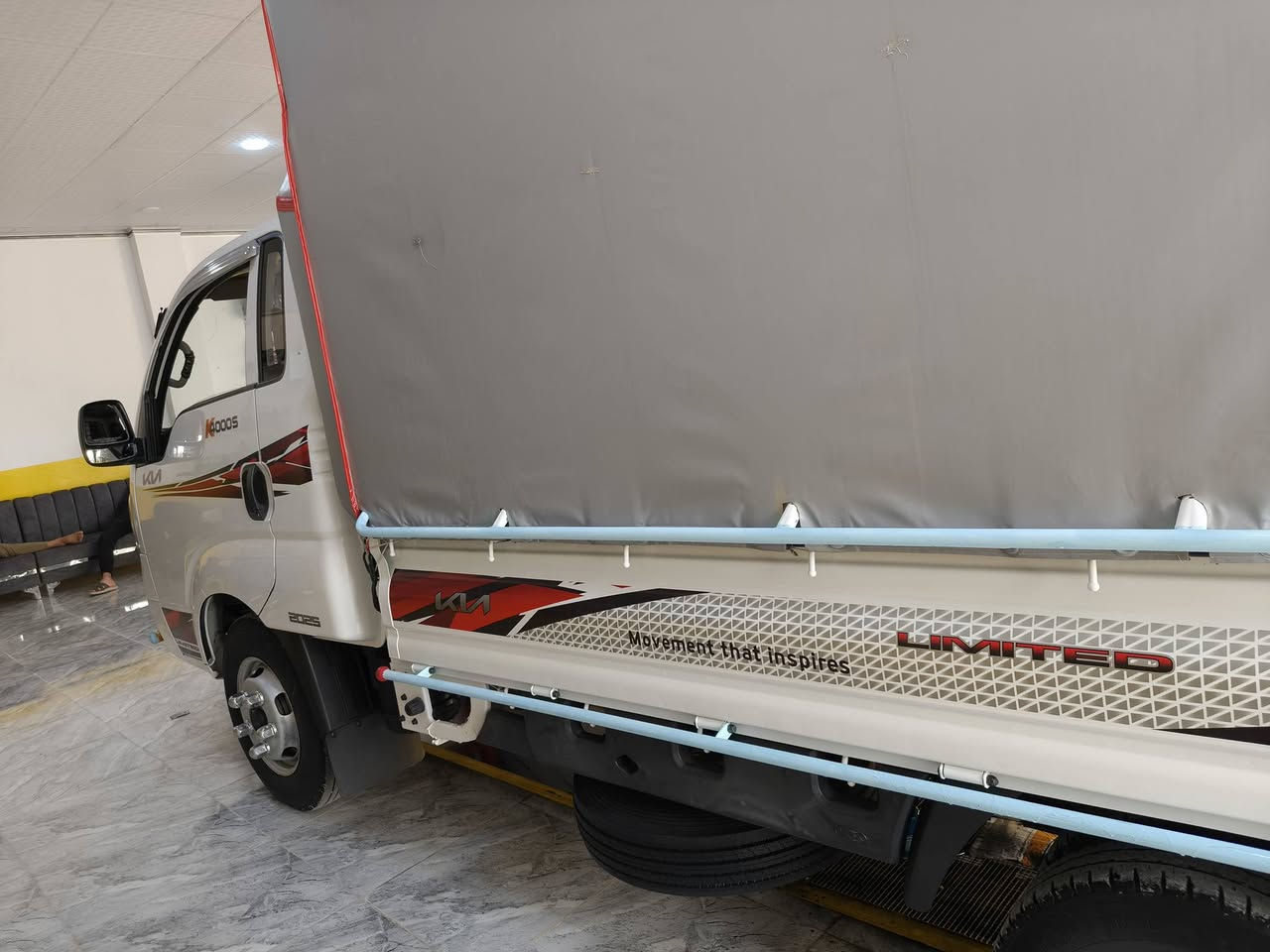 السلام عليكم كيا بعيره 4000 للبيع موديل2023 
رقم صلاح الدين بسمي 
سياره جديده حلوه جاهزه على الشغل
تايرات جديده محرك شرط
***********
***********
