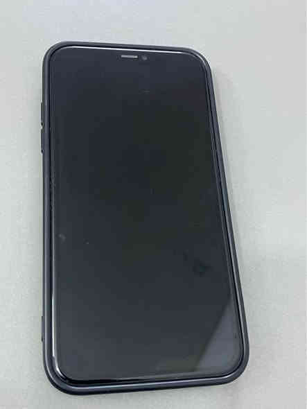 السلام عليكم شباب ايفون 11عادي 
مبدل فقط شاشه وبيها ظربه مثل مموضه بصوره 
بطاريه 50
ذاكره 64
الظهر مكسور 
الجهاز كدامكم كلشي واضح
السعر :135وبي مجال 
المكان بغداد الغزاليه 
رقم او واتساب //*********** بغداد
