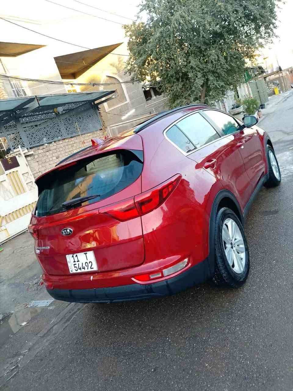 كيا سبورتج للبيع موديل 2017 وارد امريكي كلين السياره فقط دعاميه ولحد الان كلين لاصبغ ولاتبديل ولابارد ولا جراد كفاله عامه السياره صور أمريكا مرفقه بالمنشور وهاي صورها جدد هسه مصورها افحص وين مايعجبك ماشيه 90 السعر 135 ورقه مكان السياره بغداد البلديات ***********
