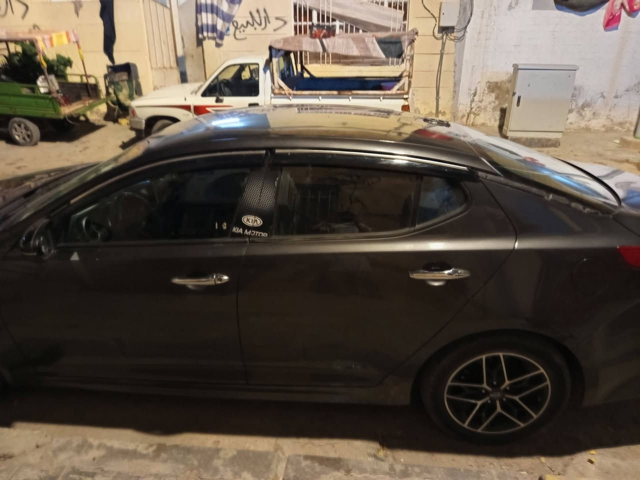 البصرة الحيانية شارع التأميم 
كيا وبتيما 2015 وارد امريكي ضرر بل مدكر الامامي الايمن 
للاستفسار ***********
