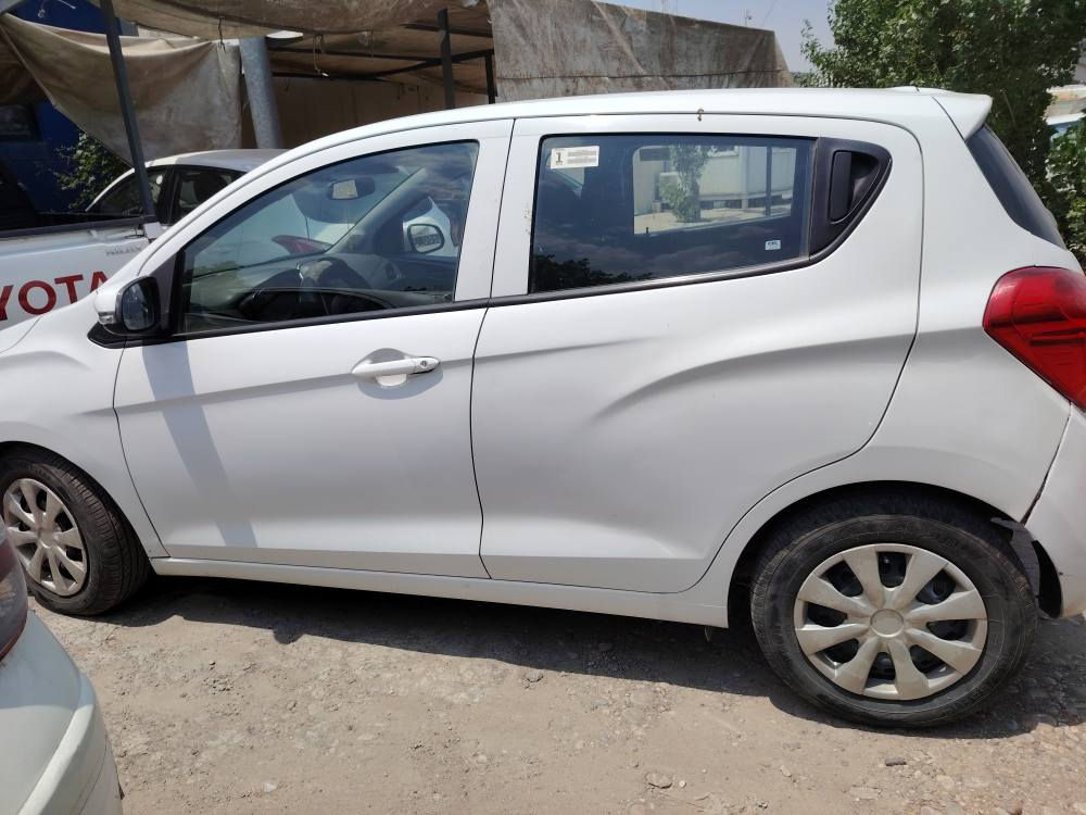 شوفرليت سبارك -خلیجیە
موديل/2018
کێر و مکینە بێ عەیب بەشەرتى فحص
سێ پارجەو نیوی سبوغ هەیە 
سەقفی یەک قۆپی هەیە
4جام کارەبایی
کوشین خاوێن و بێ دڕأن
مکینە کەورەى 4پستن
تبرید
شاشە گەورە
4تایەى زۆر باشی خاوێن
سویچ بیلادی کنترول
کامیرای پشتەوە
نرخی٨٣٠٠$ 
***********
واتس اب أربيل, العراق
