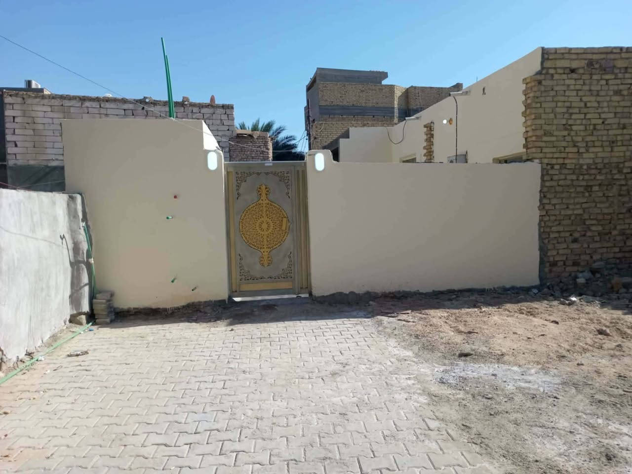 على بركة الله
دار للبيع
المنصوريه شارع مفروشات اياد
المساحه ١١٠ متر بناء جديد
غرفتين _صاله _صحيات
السعر ٤٥ مليون
للاستفسار ***********
