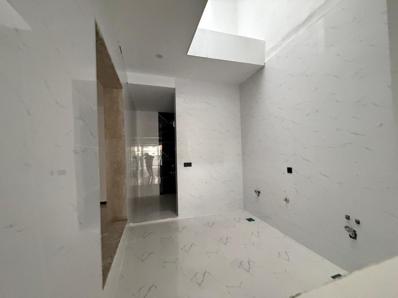 بيع سريع  #دارللبيع حي 5حساروك 

#المساحة  125+125 متر  فلات 

#يتكون من ٤ غرف و ٢هول و استقبال   ٢مطبخ و ٤صحيات 

#طابو  يسجل مباشر باسم كل عراقي 

#السعر 8 دفتر و 40 ورقه و مجال 

#للاستفسار https://t.me/aqaratalshmal
***********
***********
