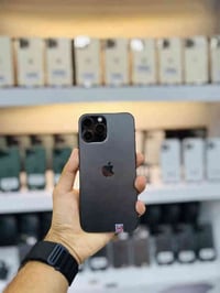 13 برو ماكس  .ذاكرةواحد تيرا. 1T     مبدل بطاريه اصليه من ابل   أسعار....