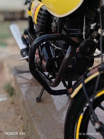 سلام عليكم  دراجه دايوان لاتي مديل 2023
مرقمه رقم واسط محرك 200 عليه لايت زنون اصلي  الدراجه بس سيبايه ملحومه ويرادله دوسات رجل والباقي كله مكفول السعر 2500 وبيه مجال للشراي للتواصل *********** مكاني بغداد حي النصر
