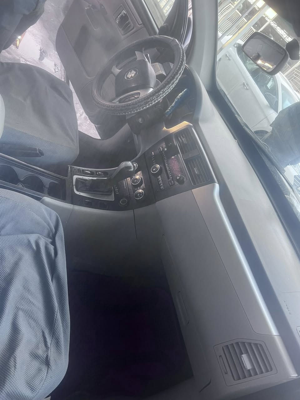 السلام عليكم عندي سازوكي 2008 بدون صبغ بس جراد بيها محرك 6 سلندر داخل جلد فتحه فول مواصفات سعر 62$وبيها مجال بسيط ***********
