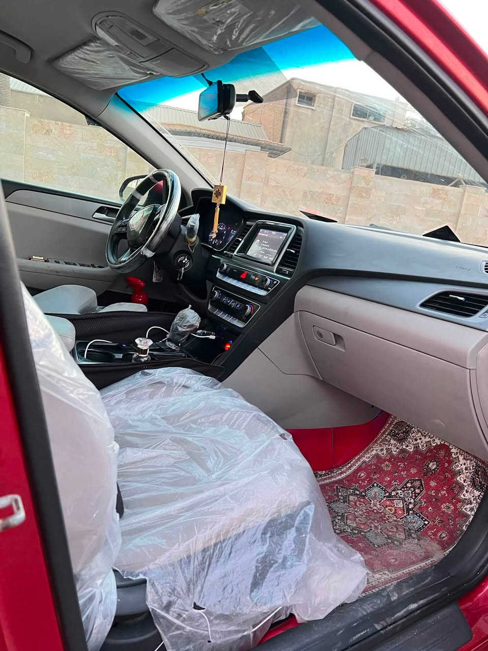 سوناتا البيع مديل 18الون احمر رقم بصره حره بسمي وارد امريكي سنويه منتهيه  قبل فتره  تبديل بنيد وبارد جملق صفحت سايق  سياره بيه طخات قليله مكان البصره كرمت علي …….. سعر 140 جاهزه من حداديه ويل جديد  موجود بس وتساب 👉👉 محرك 2400)(***********)
