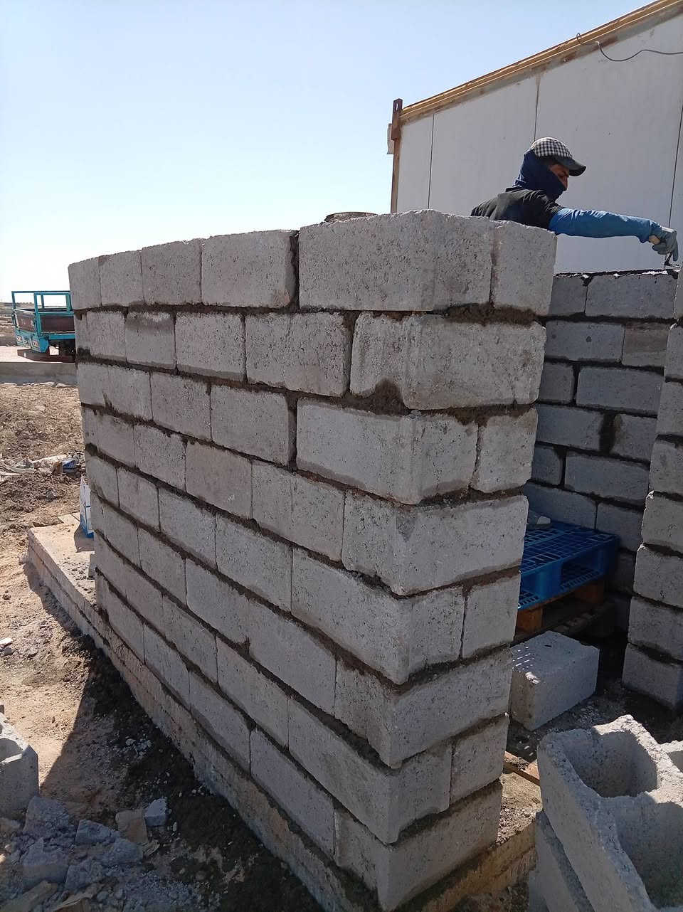 تدخيل وفرش سبيس حفر وبناء الجفر صبة النظافة تسليط الأسطح تدخيل تصعيد مواد البناء حفر وربط الأبي بناء صحيات حمامات راسلني أو اتصل واتساب مازنجر ***********
