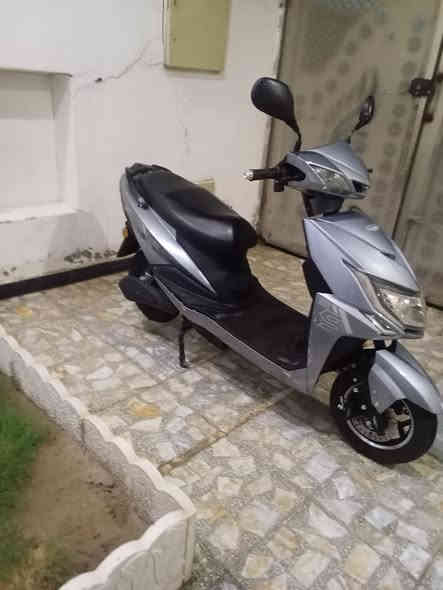 السلام عليكم للبيع دراجه شحن سكنس 6بطاريات تقطع مسافه 60كيلو السرعه 60شاشه يضهر بيه العطل تشغيل عن بعد قفل جهاز انذار سرقه حساس ابريك الدراجه كامله اي نقص ماكو السعر 650وبيه مجال المكان دوره وهذه رقمي ***********
