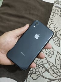 ايفون XR • ١٢٨ • نضافه ١٠٠%